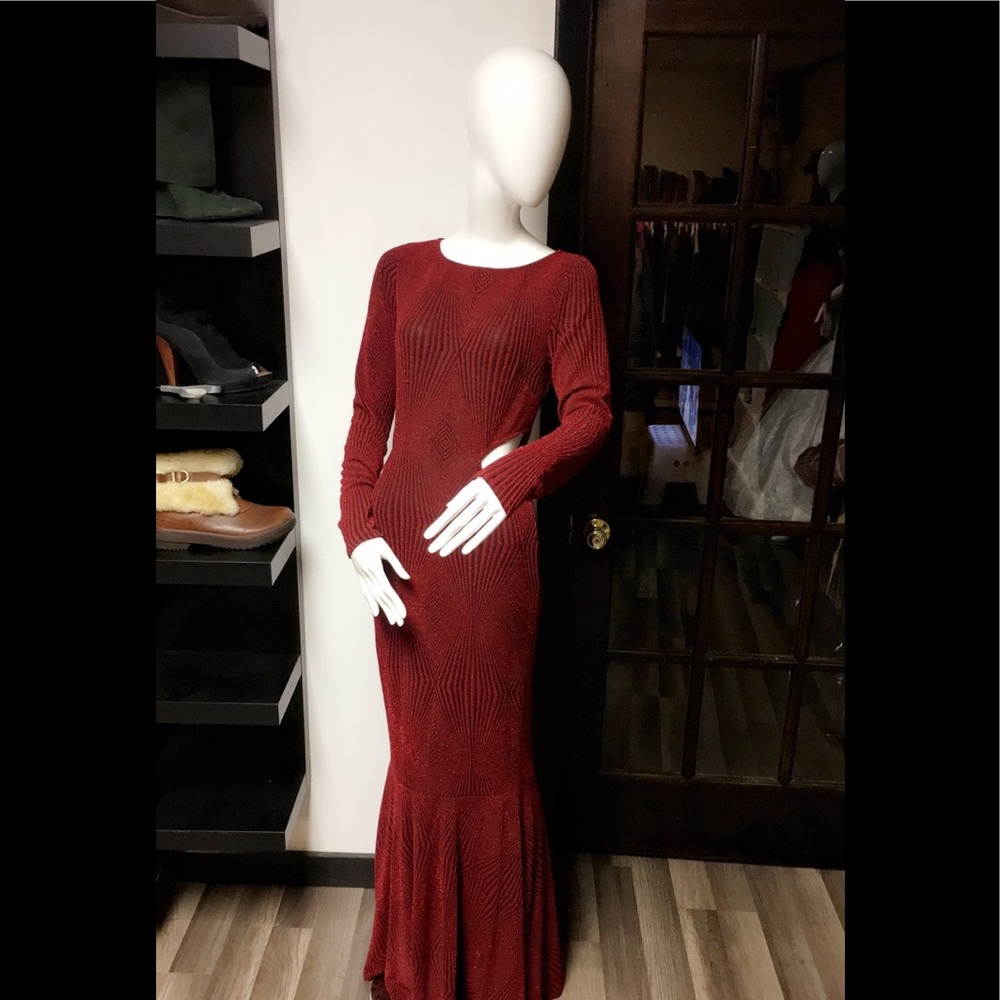 Long red dress with rib area cut out fitted